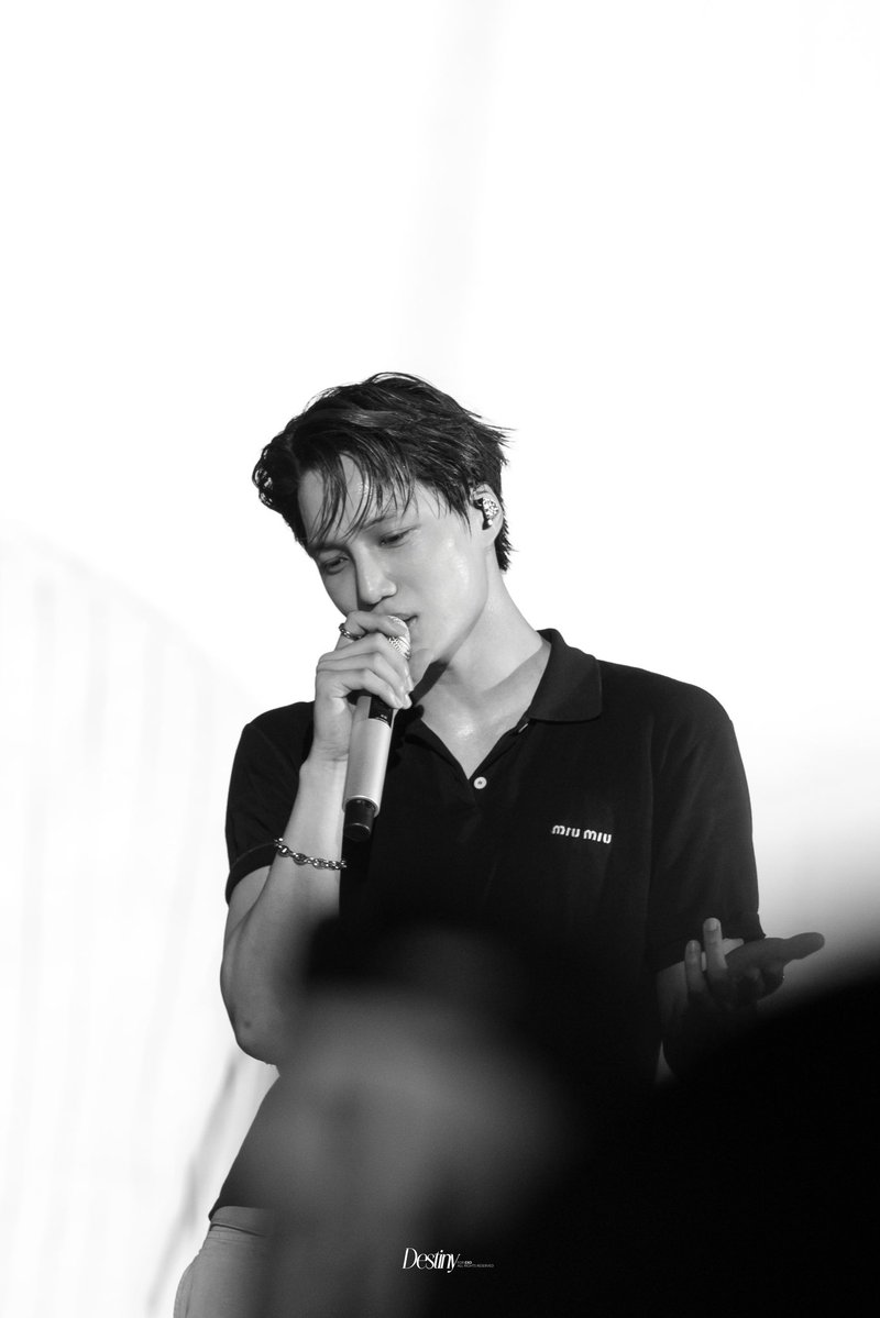 destinyladmenhh's tweet photo. RANDOM SHOT
#KAI #종인 #카이 #엑소카이 
#EXhOrizon_in_HCMC https://t.co/KAxy2cV9zZ