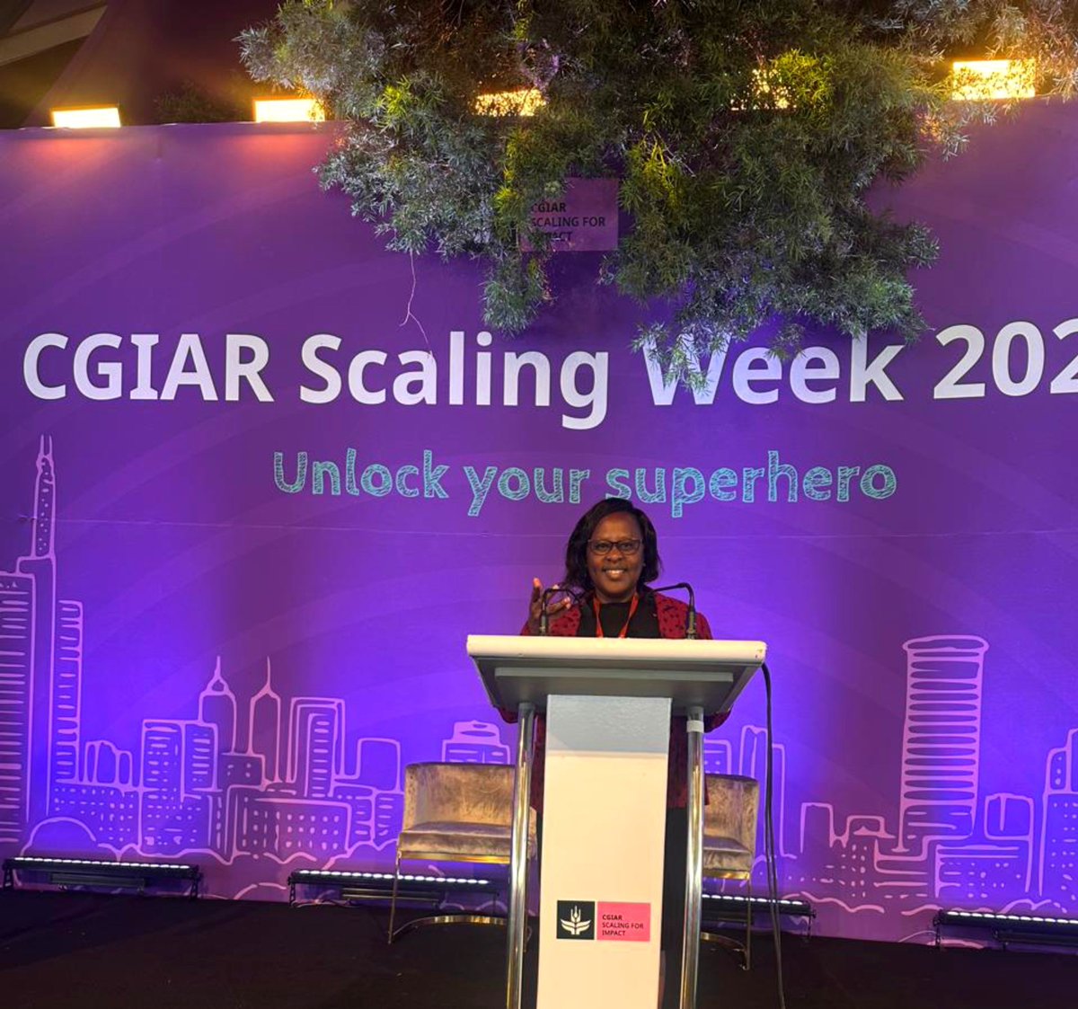 EcoAgriMedia's tweet photo. At #CGIARScalingWeek, ED Dr. Lilian Lihasi of African Forum for Agricultural Advisory Services called for a shift in how agricultural innovation is measured.
She said true โscaleโ is reached only when farmers can access, afford, trust and continue using solutions without external support.
Drawing on work with @AGRA_Africa , she stressed that impact depends on linking advisory services, digital tools and private actors around farmers not isolated approaches.
Her message to researchers: prioritize adoption, involve last-mile actors early, and plan beyond project timelines.
Credit: @afaasinfo
#AFAAS #AIEnabled