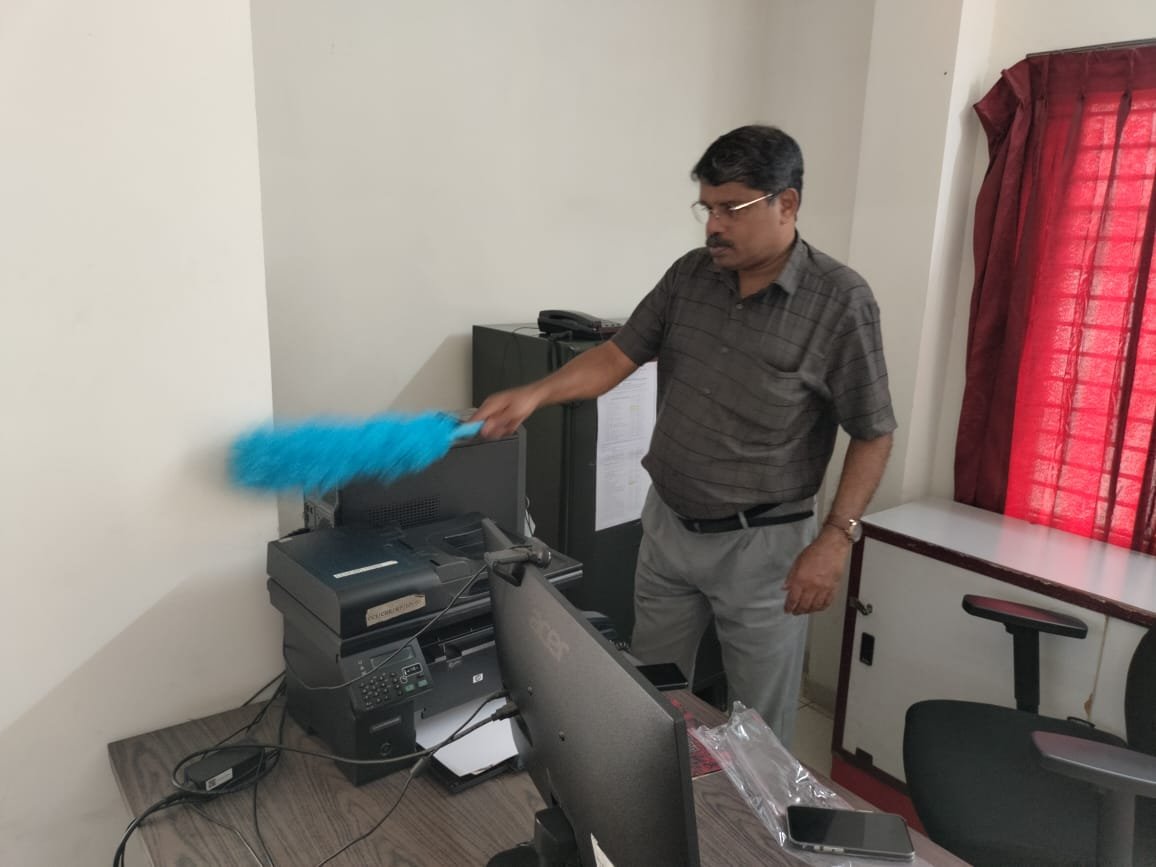 cci_coimbatore's tweet photo. Office clean desk &amp; clean campus # Swachhata Hi Seva 2026 at BO Coimbatore on 24.9.26 https://t.co/WbLDA5XNNU