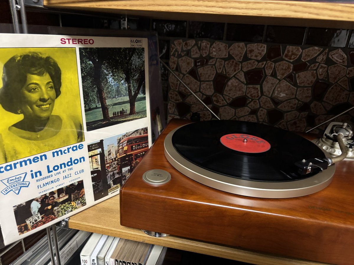 myroots49's tweet photo. 今夜は、カーメン・マクレーのレコードを聴いてます。
カーメンのライブ盤も良いんですよね。
ジャズボーカルレコードのライブ盤も良い作品が多いんですよね😍 https://t.co/OnuZRGBoC5