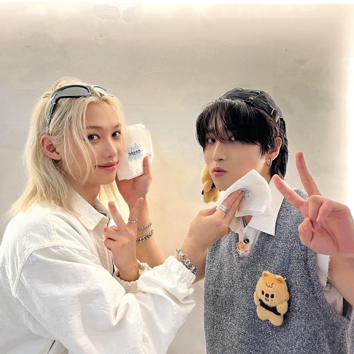 G_oyang2's tweet photo. 내 기준 ㅈㄴ남친여친 같은사진들 https://t.co/ME3noYJfm1