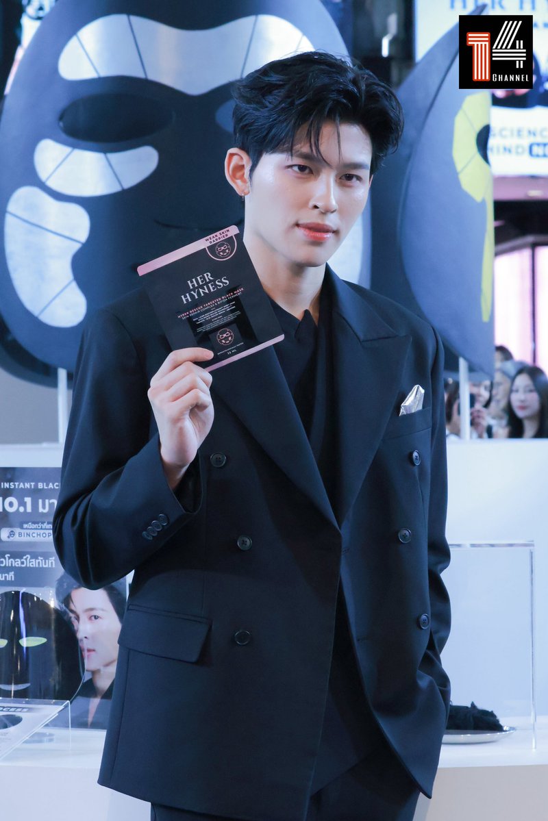 fourteenchannel's tweet photo. พ่อหนุ่ม BA หล่อมากกกก🤭

HER HYNESS WITH POND 
#HerHynessxPond 

#ppnaravit
#HerHynessNo1Mask
#HerHynessมาส์กเดียวที่ปอนด์เลือก #HerHyness #No1CleanBeauty https://t.co/j8jCnGFbsm
