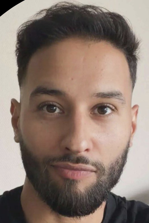 SwordOfSalomon's tweet photo. 🚨💻 SIGNALEMENT : Yassine Aoues (@yassinecgyi), Franco-Algérien 🇫🇷🇩🇿 originaire de Strasbourg et technicien informatique en CDI chez @lidlfrance, profère sur son compte X de nombreux propos antisémites et faisant l’apologie du terrorisme.

📌 « Voila massacrez moi ces porcs sionistes », en relayant une vidéo des Brigades Al-Qassam du Hamas en action

📌 « Plus personne ne crois à vos mensonges, le monde entier vous déteste »

📌 « Maurice Benguigui a la kippa d’immunité comme Richard Berry »

📌 « Sortez les violons et les mouchoirs ouin ouin c’est l’heure de se victimiser », en relayant le témoignage d’une rescapée de la Shoah

📌 Il se réjouit également de l’assassinat d’Israéliens lors des massacres du 7 octobre, ainsi que de celui d’un rabbin lors de l’attentat islamiste de Sydney

⚠️ Nous espérons que Mario Dokozic, nouveau président de @lidlfrance nommé cette semaine, saura se montrer intraitable face aux propos d’une extrême gravité tenus par ce salarié antisémite.

🚔 cc @PoliceNationale @Gendarmerie @Prefet67 @Interieur_Gouv @Association_OJE @ActionsAvocats @ObservatoireOjf @LICRA @auroreberge @NunezLaurent