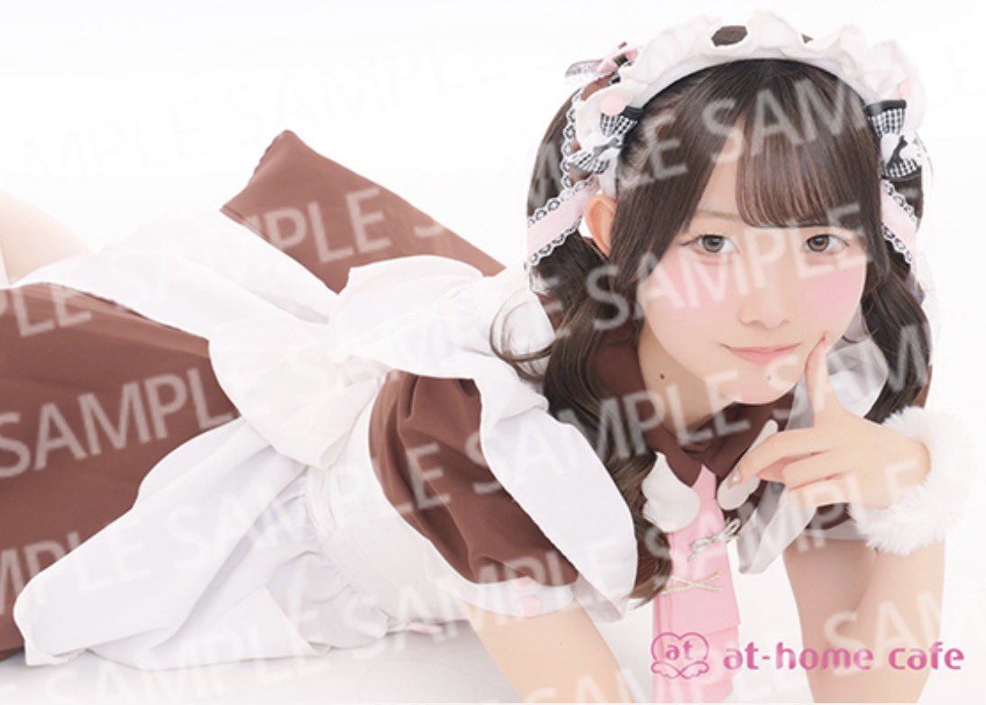 atmaid_amane's tweet photo. ᐩᕀ♡꒰ 嬉しいおしらせ ꒱♡ᐩᕀ

あまね初白背景ブロマイドがでます⟡.*
新人服は最初で最後です！

♡Web♡  9月26日(土) 10:30〜
♡店頭♡   9月27日(日) 10:00〜

5枚セットで1枚サインができます♥⊂･ω･ 
緊張で睨みきかせてるあまねを是非GETしてください⟡.前髪はいいデスネ。 https://t.co/1nr1ICHJLh