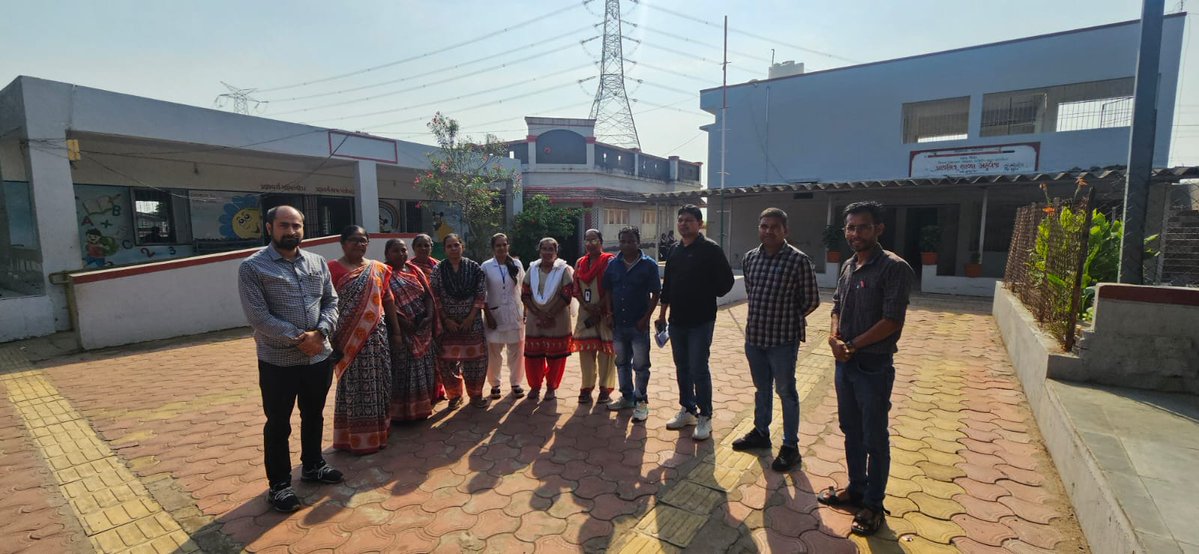 MangrolTdo's tweet photo. આજરોજ તા.૨૪/૦૯/૨૦૨૬ ના માંગરોળ તાલુકાની મહુવેજ ગ્રામ પંચાયત અને હથુરણ ગ્રામ પંચાયતની મુલાકાત કરવામાં આવી અને સરકારશ્રીની "વતન પ્રેમ" યોજના અન્વયે વધુ દાતા સહભાગી થાય તે  અંતર્ગત માહિતગાર કરવામાં આવ્યા. https://t.co/Z5ybhCqEkk