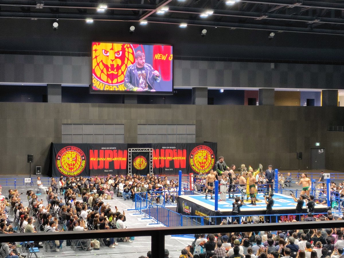 b_team1972's tweet photo. 帯広遠征！『新日本プロレス 帯広大会』！今回は趣きを変えて２階席！ #新日本プロレス #帯広市 #十勝 #シルバーウィークの思い出 結構観やすかった！大型モニターもあったし！ https://t.co/EY5I6OKR9K