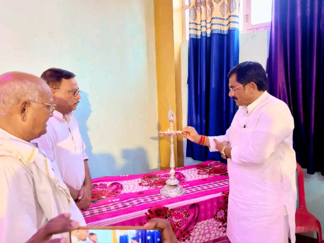 idrajaysingh's tweet photo. जफराबाद विधानसभा में #नमो_सेवा_अनकही_कहानियाँ के अंतर्गत नाट्य मंचन की प्रस्तुति पुष्पांजलि लॉन में आयोजित कार्यक्रम में !
#SevaSankalpAbhiyan
@NitinNabin @mppchaudhary @idharampalsingh @BJP4UP @dileeppatelbjp @Ashok_KashiBJP @BJP4Mchhalishar https://t.co/yrWYlRMqtY