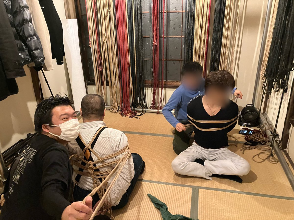 yuu_carlojisan1's tweet photo. #縄練習
#縄nawa練習会

明日、9/25（金）は「縄nawa練習会」です。

4名空きあります。

場所は縄処「屋根裏」さん。

時間は19時～22時。

流派は問いません。

練習内容は自由。

参加受付は先着順です。

参加希望の方はDMにてご連絡下さい。

https://t.co/VP0l5X4ukK https://t.co/iCvSOaht7C https://t.co/YF6NWS7mmd