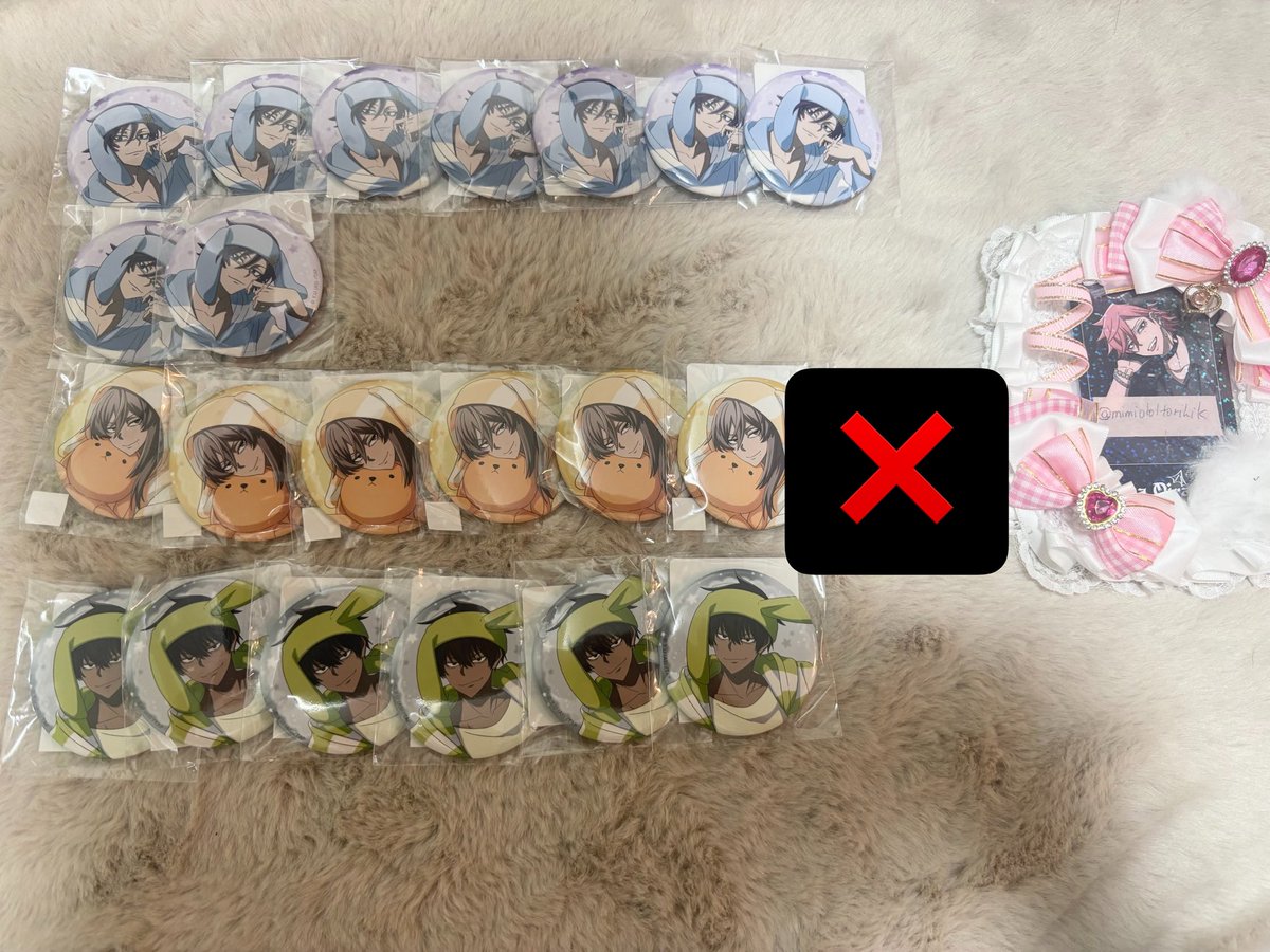 mimi__kyo28's tweet photo. @lub_merow こんばんは、初めまして。TLより失礼いたします。
こちら所持しておりますが缶バッジ1点350円、ビジュアルボード1点300円にてお迎え可能なお品物はございますでしょうか？
ビジュアルボードは再度交換分含め9点になります。
ご検討いただけますと幸いです。どうぞよろしくお願いいたします。花魁坂✴︎ https://t.co/mg2tiBXCoU