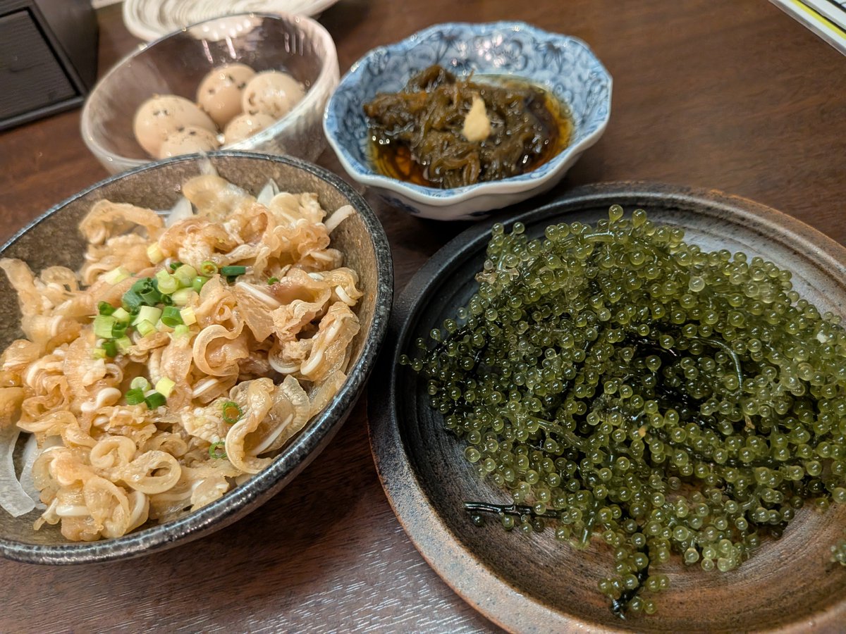Lparadismeg's tweet photo. 沖縄の呑みの日常
海ぶどう、ミミガー、もずく酢 https://t.co/kIhy8r4pBG