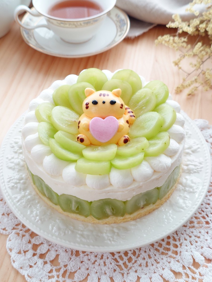 oyatukudasaimya's tweet photo. シャインマスカット猫ケーキ作りました https://t.co/EKi74RqMbS