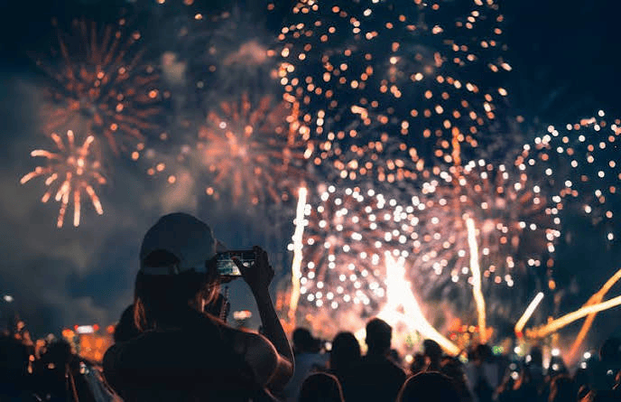 vikralnews's tweet photo. Truro Bonfire Night Cancellation 2026: Fireworks Update
Read more : https://t.co/uDOkgu9q4H https://t.co/1EamcS0jbq