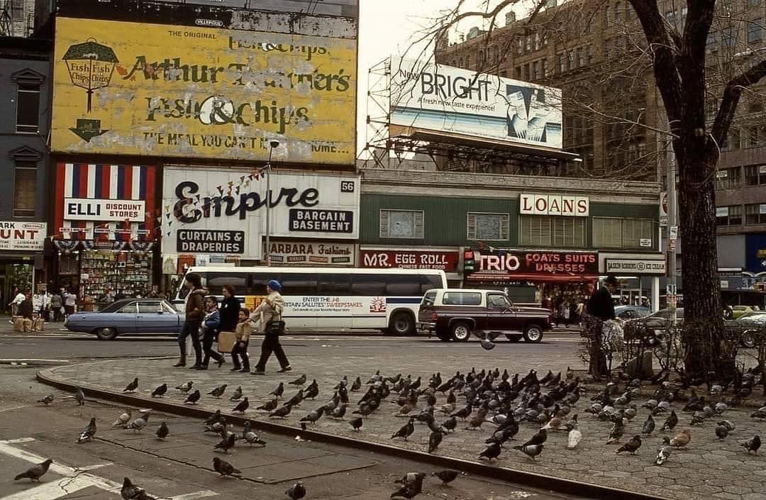 annamo_ana's tweet photo. Union Square at E. 14th Street, NYC, https://t.co/WKGgKVeIia