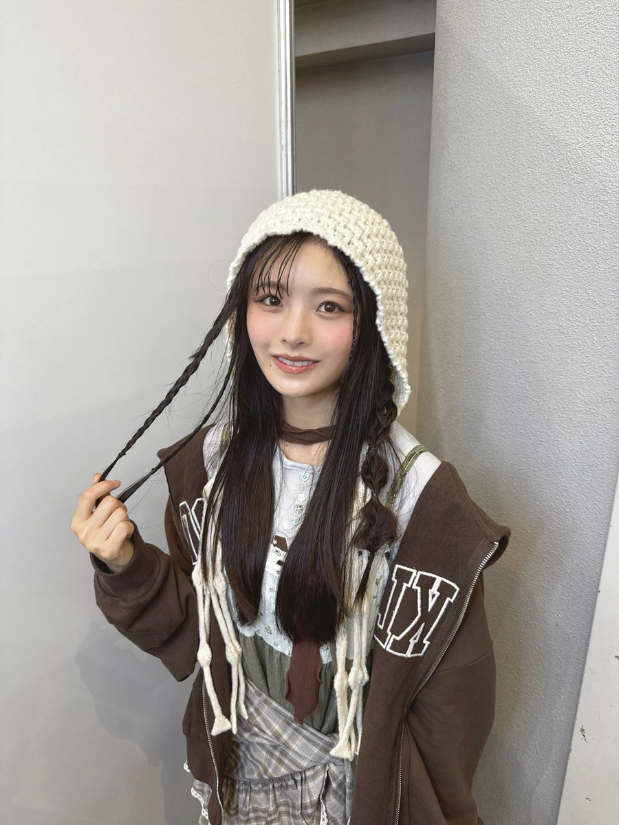 sakurazaka46's tweet photo. 浅井恋乃未がブログを更新しました！🌸｜ 　 https://t.co/c2Lc2VcX3X ぜひご覧ください！ #櫻坂46 #浅井恋乃未 https://t.co/S5dXoWqN5Y