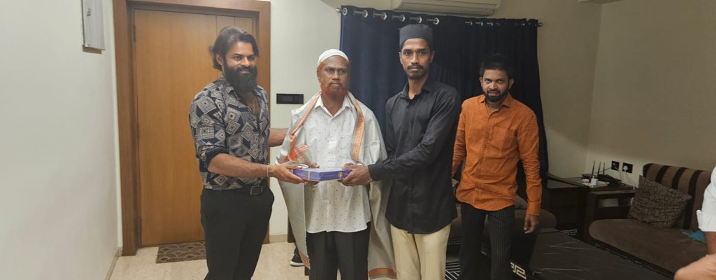 IamSaiDharamTej's tweet photo. I have financially helped him and felicitated his father and him, I really hope you’re satisfied with this one. Thank you Nikhil ☺️ https://t.co/ytjBRFCQPR