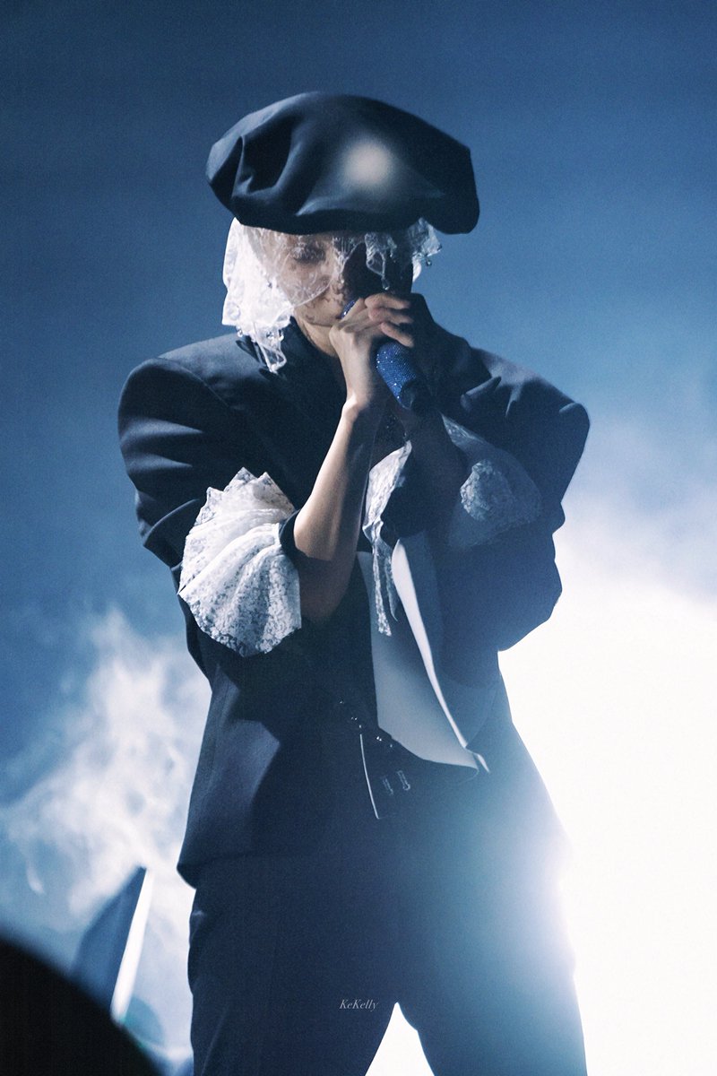 Kekelly0529's tweet photo. 260918 LiMiNaL Day1
🎙️🍸

#TAEMIN #태민 #泰民 #テミン https://t.co/Egpq78qdy5