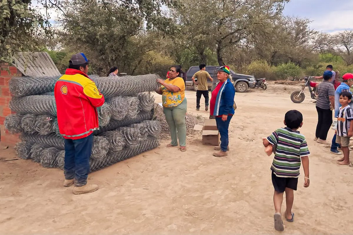 mambiente_py's tweet photo. MADES en territorio: más comunidades reciben kits para producir https://t.co/QrSu0uTcuN @Idesarrollo_py @adaptationfund @unep_espanol @RdnPY @adn_paraguayo https://t.co/NmAa2C4DpU
