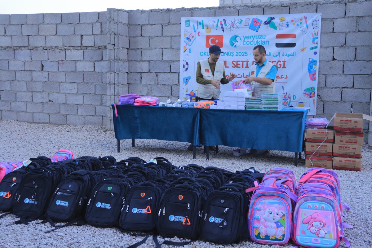 NasSocial_ar's tweet photo. 🎒 Marib’de 1000 Öğrenciye Okul Çantası

Yeryüzü Çocukları Derneği desteğiyle Yemen’in Marib ilinde 1000 öğrenciye okul çantası dağıtıldı. Çocukların eğitim yolculuğuna destek olarak yeni eğitim dönemine umutla başlamalarına katkı sağlandı. 💙
#Yemen #Marib #Eğitim #İnsaniYardım https://t.co/2GHv91A1WT