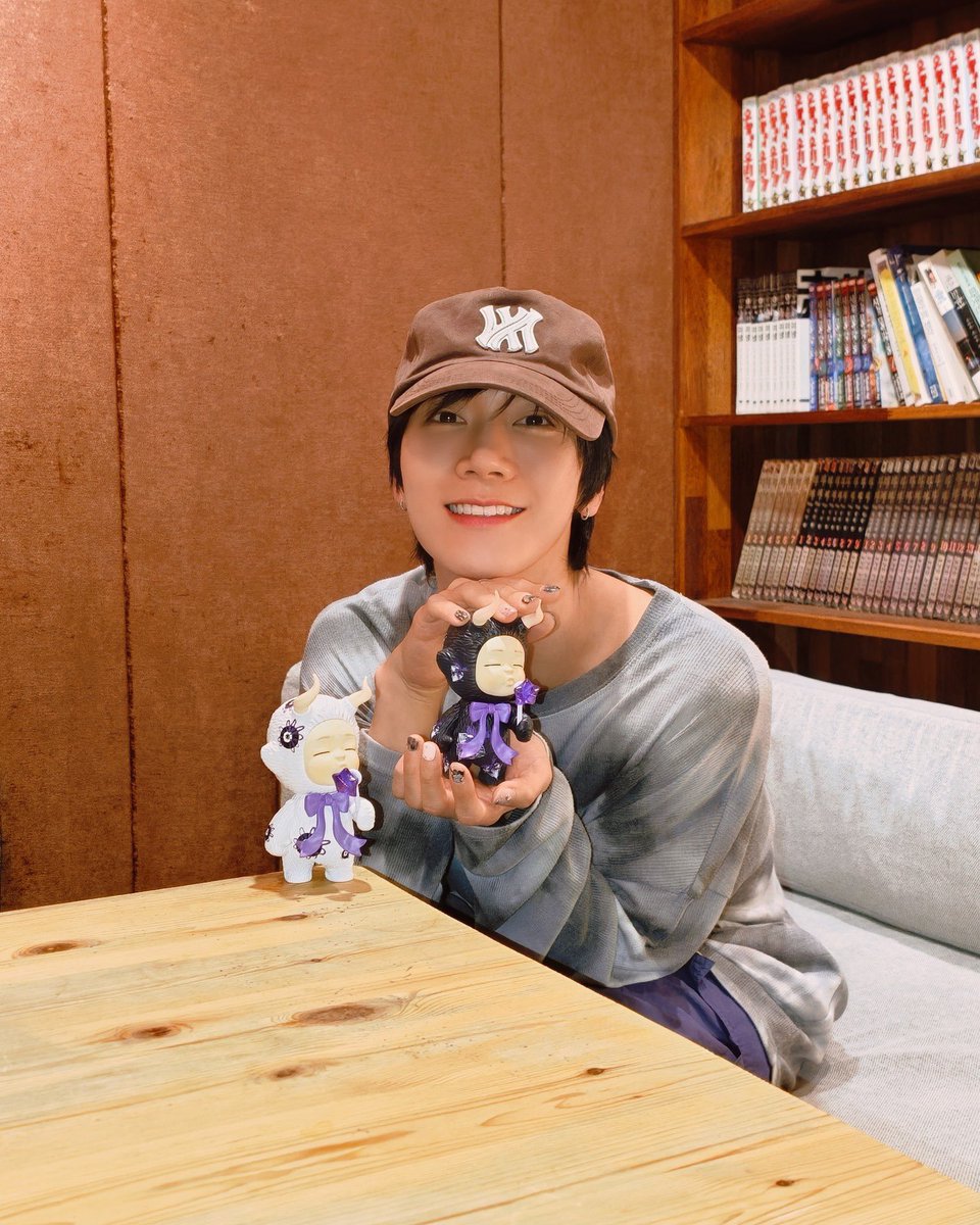 TENzenter's tweet photo. 260924 @angelof_stars Instagram Update With #TEN 

Angel LUMIH✨, Angel DIAS 💎 &amp; TEN 🐈‍⬛ all in one frame!

Like &amp; Share  &amp; Comment for 'TEN' 💜
🔗 https://t.co/J9spcdFHL0

#AngelOfStars_DOTOYxTEN
#เตนล์ #TEN #TENLEE https://t.co/JalodejTyW