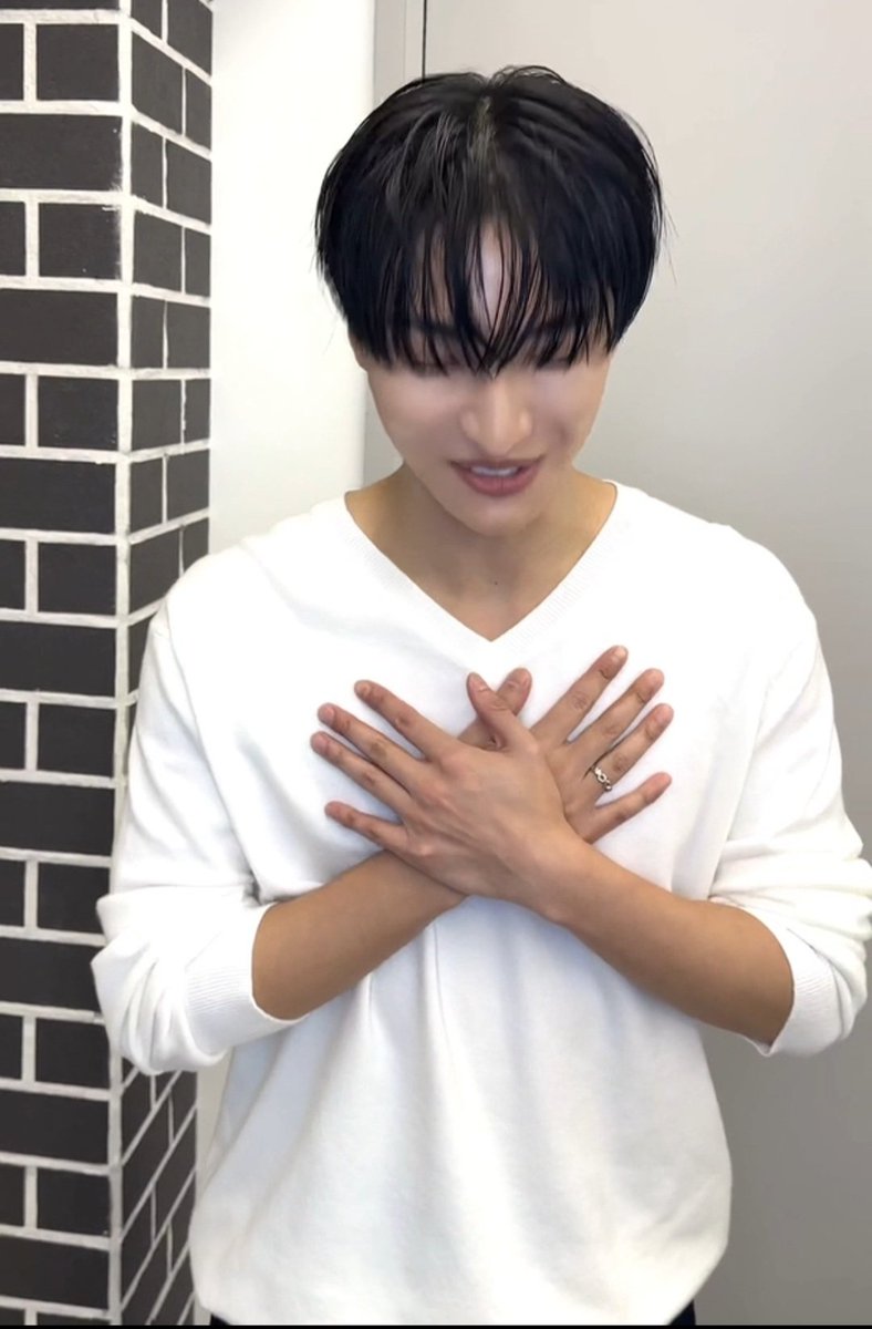 cerealsh98's tweet photo. 이런거 찍는데 둘만 커플링끼고있는거 진짜 https://t.co/xzjV8uQGas
