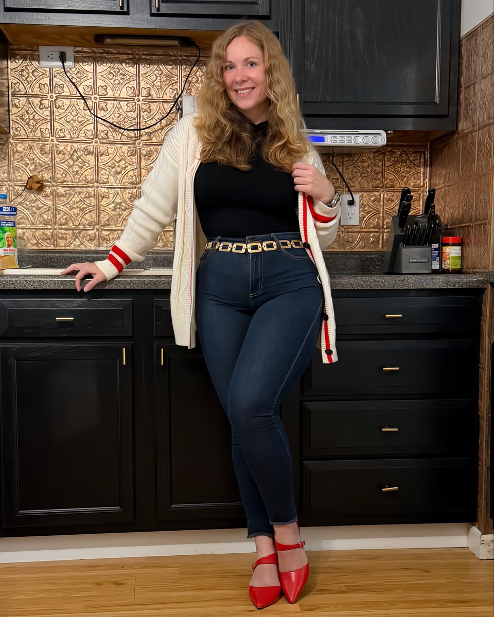 Kassie_ge's tweet photo. What’s a compliment someone gave you years ago that you still remember? #ThursdayWorkwear #FallOfficeStyle #ColorfulWorkwear #StatementHeels #MidwestCreator https://t.co/FVkCSc1ykX
