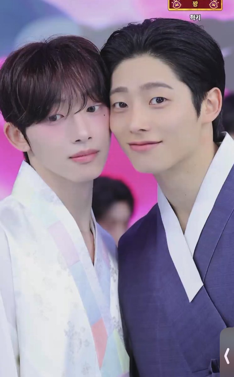 hkluvzip's tweet photo. 오늘 혁근키리 얼합 므슨 일이지
정실업이양.. 💕💕 https://t.co/kXEKlLFM4v
