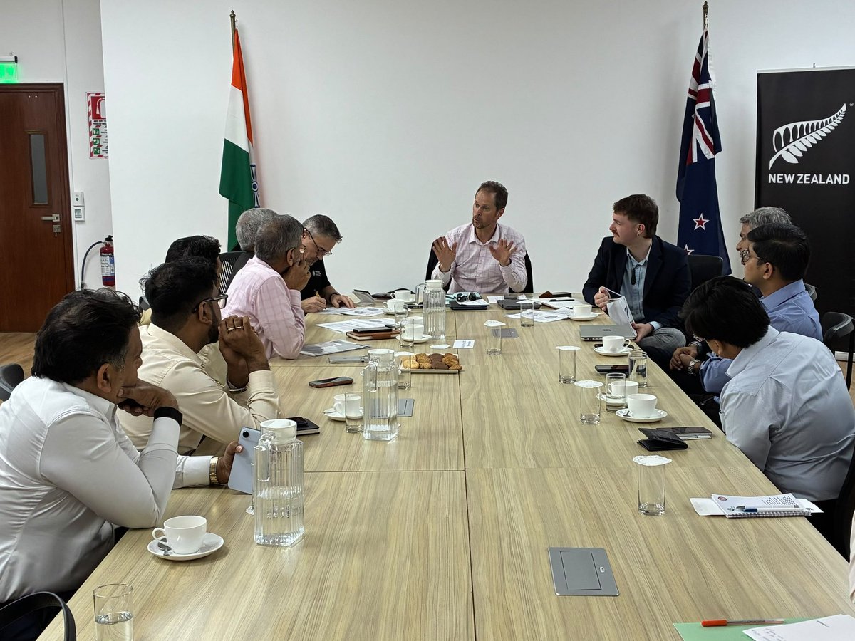 federationfippi's tweet photo. 𝗙𝗜𝗣𝗣𝗜–𝗡𝗲𝘄 𝗭𝗲𝗮𝗹𝗮𝗻𝗱 𝗜𝗻𝗱𝘂𝘀𝘁𝗿𝘆 𝗗𝗶𝗮𝗹𝗼𝗴𝘂𝗲 🇮🇳🇳🇿

FIPPI held a constructive industry dialogue with the New Zealand delegation to explore opportunities for deeper cooperation &amp; partnership in the wood-based panel and forestry sector. https://t.co/wwelRBphiG