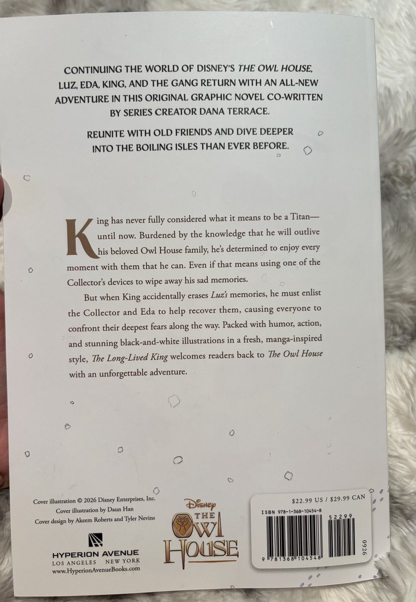sapphobara's tweet photo. Received my copy of the Long-Lived King early! I’ve read it and definitely goes beyond my expectations, the art style, humors, touching bits and all  #theowlhouse 
posting some not-so-spoilery spoilers in another post, so be aware of #theowlhousespoilers #tohspoilers https://t.co/R1HjywBaCc