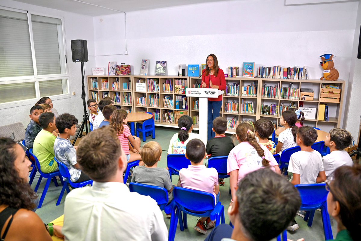 eniubo's tweet photo. Hem de tornar als bàsics, reforçant els aprenentatges fonamentals que en els darrers anys han perdut pes. Potenciarem la lectura, l’escriptura, el treball de l’oralitat, la disponibilitat de llibres o el càlcul mental combinat amb la resolució de problemes per aprofundir en els coneixements fonamentals. 

No es tracta de tornar al passat sinó de consolidar els fonaments que fan possible l'adquisició de la resta d'aprenentages.

Ha estat un plaer parlar-ne a l’escola Abat Oliba de Cornellà. Felicitats pel vostre projecte! I moltes gràcies, alcalde Balmón, per comprometre’t amb l’educació de la ciutat.