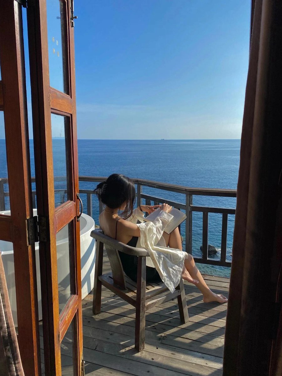 HitendraSRao1's tweet photo. 海を眺めていると、急いでいた気持ちまでゆっくりほどけていく。🌊✨
何もしない時間も、ちゃんと人生を豊かにしてくれる。#海のある景色 #旅の記録 #自分時間 https://t.co/KrfMeZcKrU