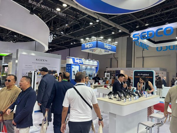 arabfde's tweet photo. #AI and #Robotics take centre stage at #Seamless_Middle_East 2026 in #Dubai, with applications spanning payments and e-commerce to banking, logistics and operational management

📎Details: https://t.co/qpFwIEqKoR

#LeagueofArabStates
#ArabDigitalEconomyVision
#ArabFederationforDigitalEconomy
#UAE
#DigitalEconomy
#ArabCountries
#ArabEconomy
#GlobalEconomy
#SeamlessMiddleEast2026