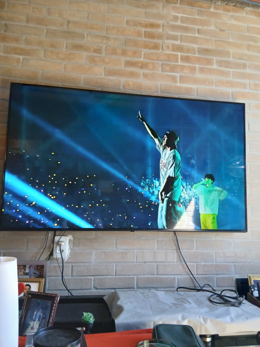 cherrysatoru's tweet photo. É impressionante como seventeen cura aonde dói ❤️‍🩹
Eu to a dias com meu coração extremamente apertado, o que tem afetado meu apetite e minhas horas de sono, mas hoje foi o primeiro dia que eu senti como se eu pudesse sorrir sem peso nenhum.
Obrigada por existir seventeen ❤️ https://t.co/ACaPQsoq2s