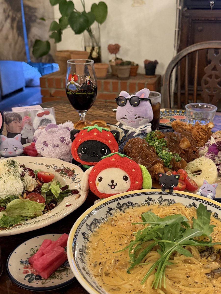 mahamham_e's tweet photo. 같은주에 서울 두번은 경기여자에게 벌이어요🥲 그래도 덕질 하는 친구들이 있어서 행복해요💕 https://t.co/uHgjx7MX0x