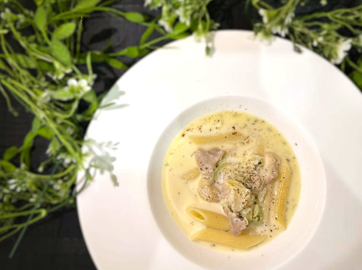 Ange_Minerva0ss's tweet photo. #エオルゼア調理部
鶏肉とキャベツ、ペンネのフリカッセ
Fricassée de poulet, chou et penne https://t.co/94aa8GjFvZ