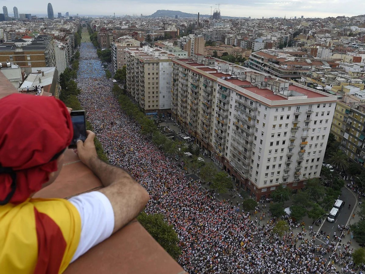 perinno's tweet photo. El 2017 TOTS ÉREM INDEPENDÈNCIA!

Blancs, negres, grocs i marrons érem un CLAM! Fins que el #pujolisme👴🇪🇸💸#franquista del #règim78 (que avui conrea i rega la zitzània @CatalunyaAC i la podrida #nazi @orriolsderipoll) ho va estroncar tot. 

PROU FRANQUISME! ❌🇪🇸❌⛔️

©️perinno🏌️‍♂️ https://t.co/IOQoW1yxEX