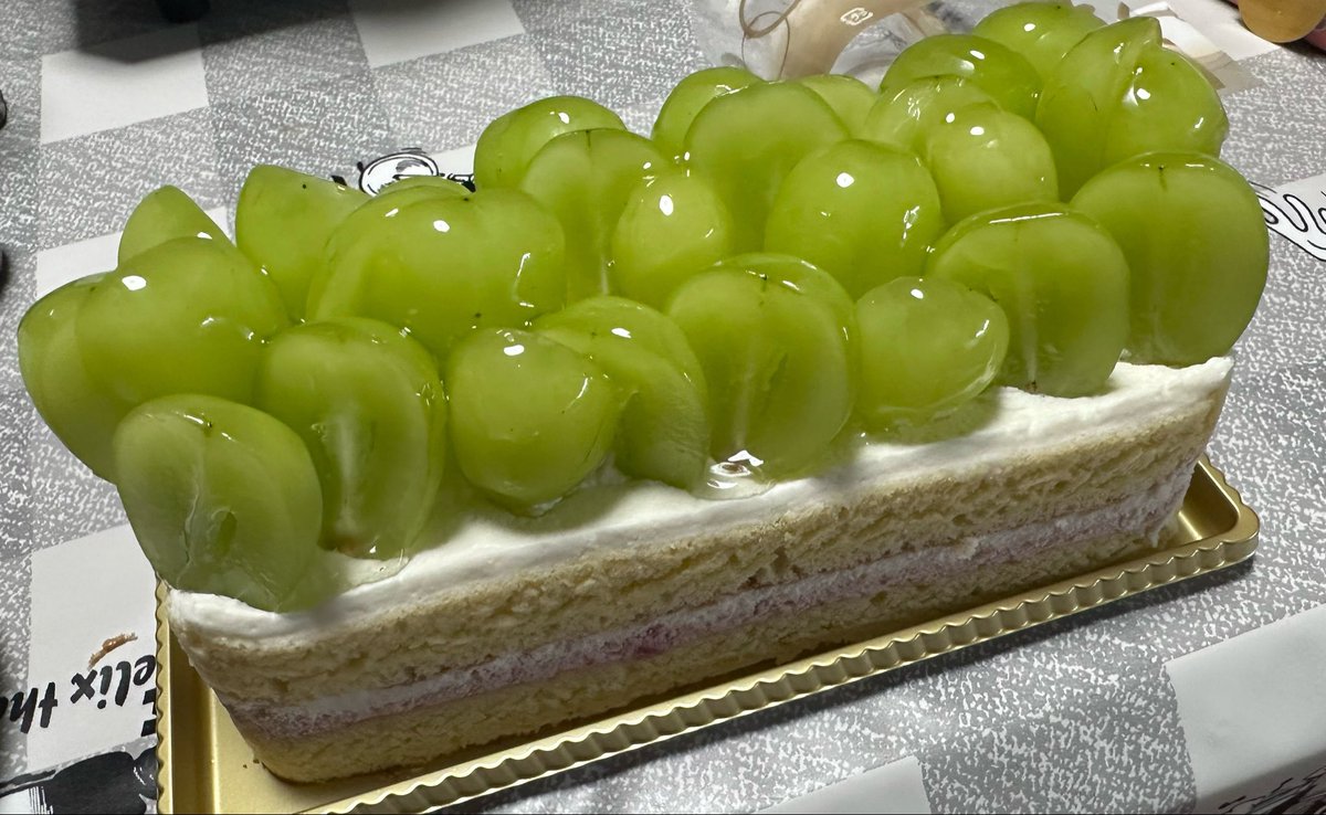 VLiver872's tweet photo. 誕生日ケーキ！！！！
ԅ(♡﹃♡ԅ)ｸﾞﾍﾍﾍ https://t.co/uafUvGATvg