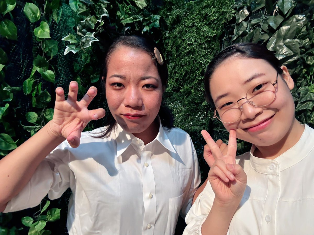 Suger_Salt_Maya's tweet photo. 3日目終わりました〜！
ヤエでした〜！
姉妹でーす！
ご来園頂きました皆様、ありがとうございました！！

明日は、
18:00開場/18:30開演
Aチーム(花子)
です！！

明日と明後日がAチームなので
ヤエは星 美優さんです！
当日券もございます！

#ニコニコさんが泣いた日
#小劇場
#舞台 https://t.co/JJVN39tuL6