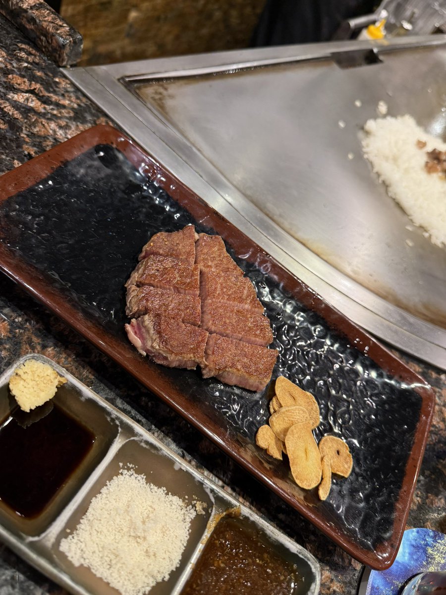 nooon1258's tweet photo. 上野の鉄板焼きうまかったなー https://t.co/gMOJqtxTiT