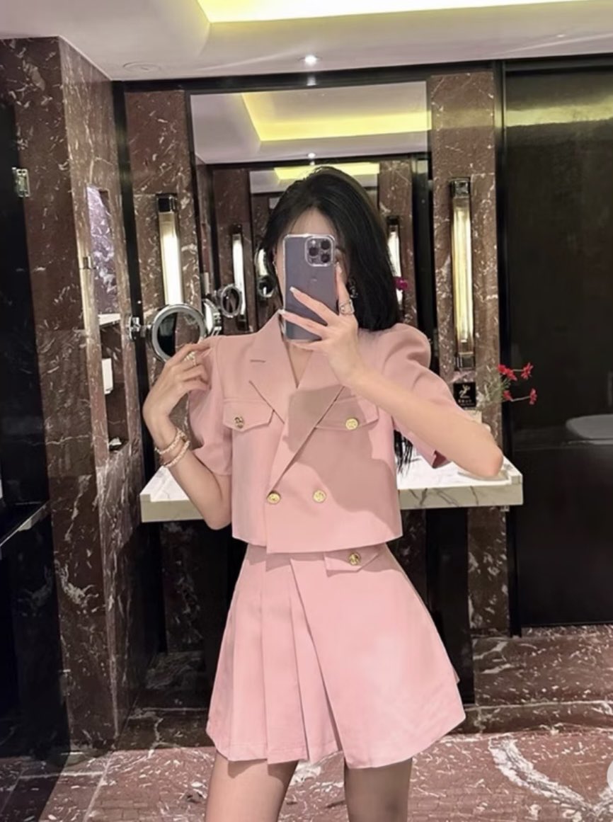 toryhoon's tweet photo. one set pink blouse sama skirt 130k aja di 🍊 https://t.co/bWyp9FJNun