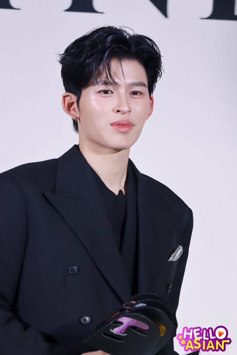 Hello_asian's tweet photo. หล่อเหมือนลอยมา หล่ออณูละเอียด 

HER HYNESS WITH POND

#HerHynessxPond #ppnaravit
#HerHynessมาส์กเดียวที่ปอนด์เลือก 
#HerHyness #HerHynessNo1Mask https://t.co/8ZC85HhruX