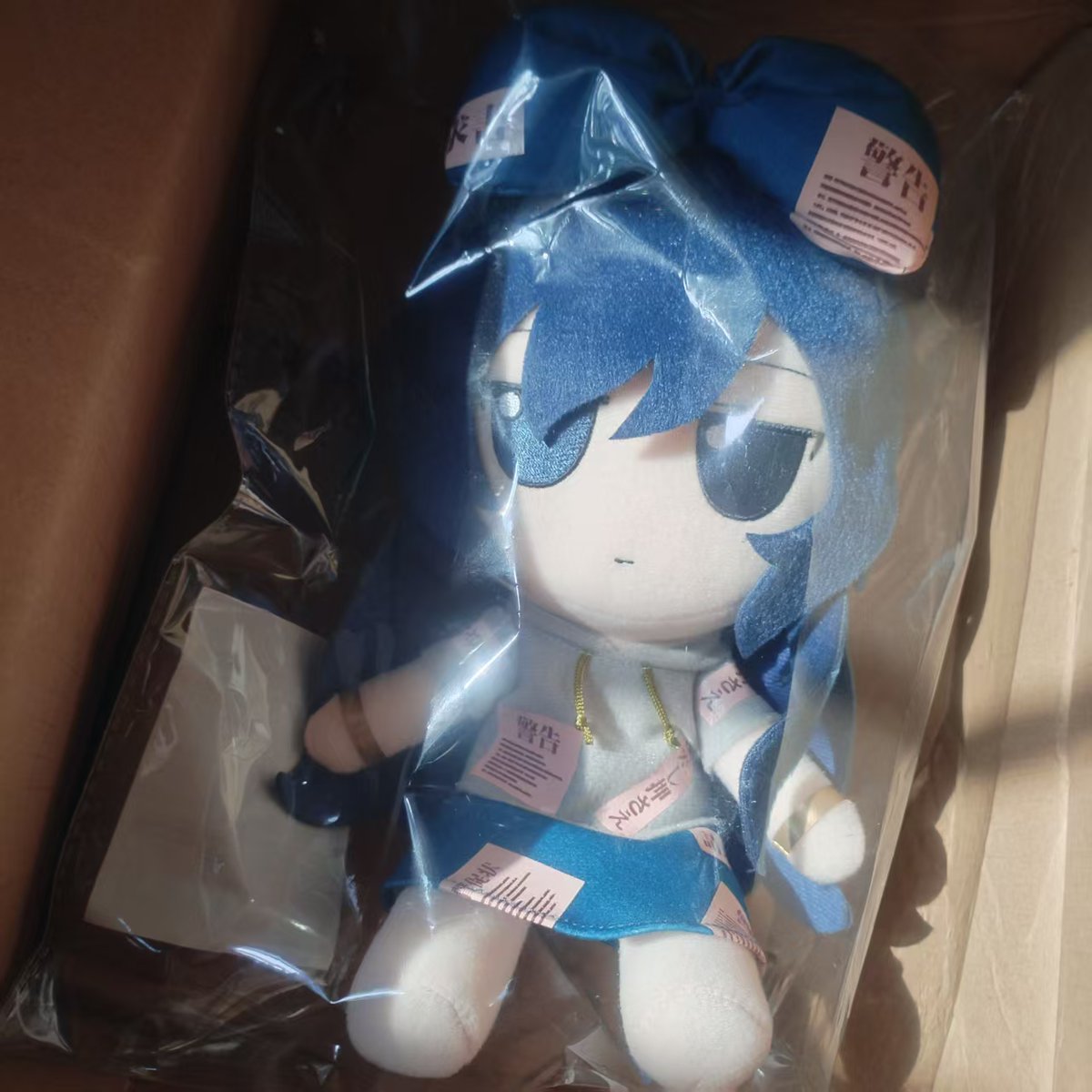 Cyanavy_'s tweet photo. she's here!!!11! https://t.co/j3prAxM6ek