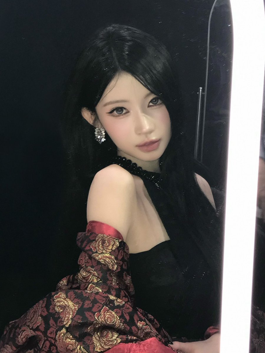 81417bmonya's tweet photo. 간 바치러 간다🚶‍♀️🚶‍♀️ https://t.co/9BETx4n3cY