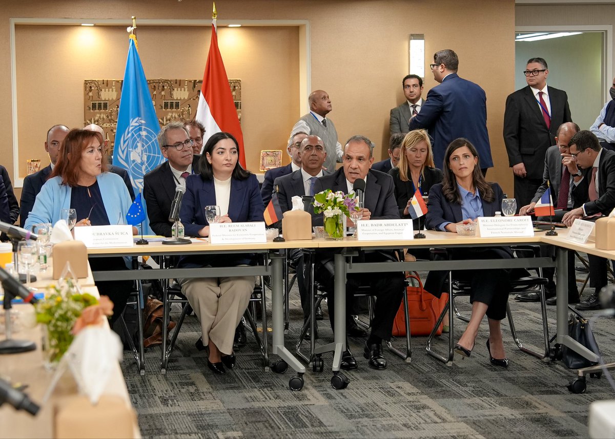 KSAmofaEN's tweet photo. #NewYork | On behalf of HH the Foreign Minister, Special Envoy and Advisor for Negotiations and Peace Efforts, Manal Radwan participated in a High-Level Roundtable, “From Sharm El-Sheikh to Phase II - Consolidating Peace and Early Recovery”. 

#SaudiArabiaAtUN🇸🇦🇺🇳

🔗https://t.co/JG6iExgza5