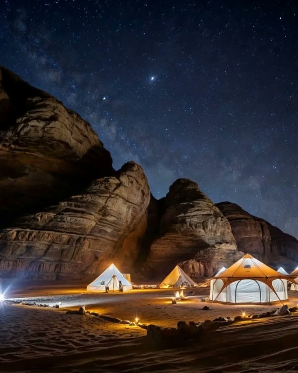 Harounz00's tweet photo. Algerian Sahara events are something else 🇩🇿🌌 https://t.co/b9hUoz7N4x