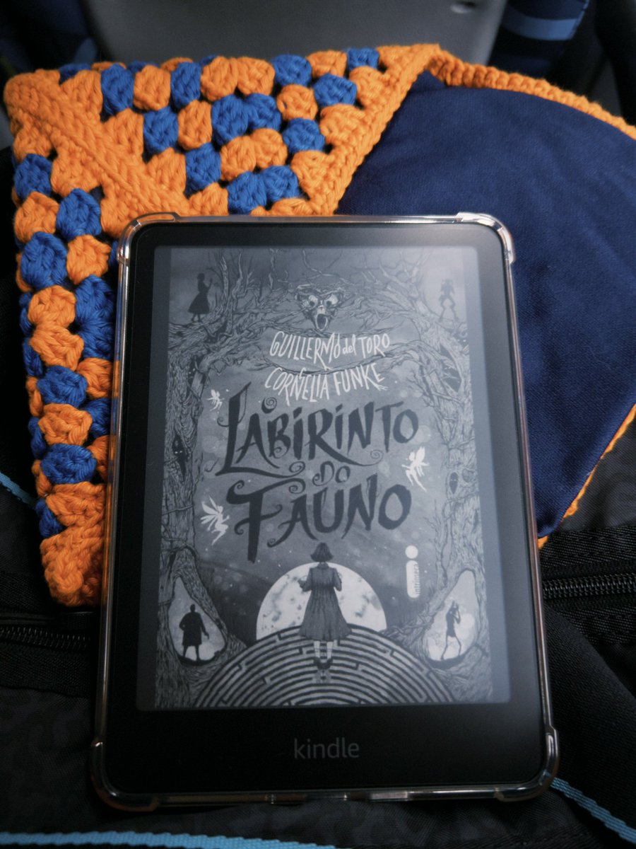 cypherhskk's tweet photo. 13º O labirinto do fauno
Eu estou APAIXONADA nesse livro, lembro de ter assistido o filme a muito tempo atras e ter ficado obcecada por ele e com o livro não foi diferente! Que historia linda, não acredito que chorei terminando de ler 
⭐️⭐️⭐️⭐️⭐️ https://t.co/zlCLBHv5QE