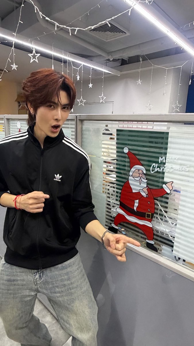 inutzuki's tweet photo. วันนี้คุนแซนต้าไปมอบความสุขให้ใครเนี่ย คถจัง แต่งหน้าทำผมด้วยงานลับที่ n 🫳🏻💘🐈 https://t.co/JCdPf2WbbP