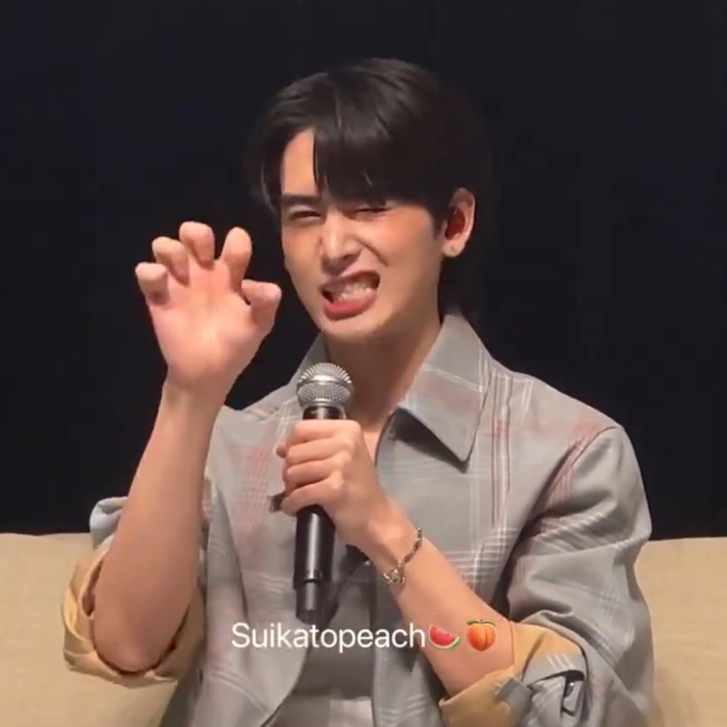 gardenfleurs's tweet photo. แซนจิ๋วมานชอบทำหน้าทำตุวบ๊อง ๆ มาก ซึ่งน่าร้ากมากเลย 🥺🤲🏻💘 https://t.co/0UzAI8VdKt