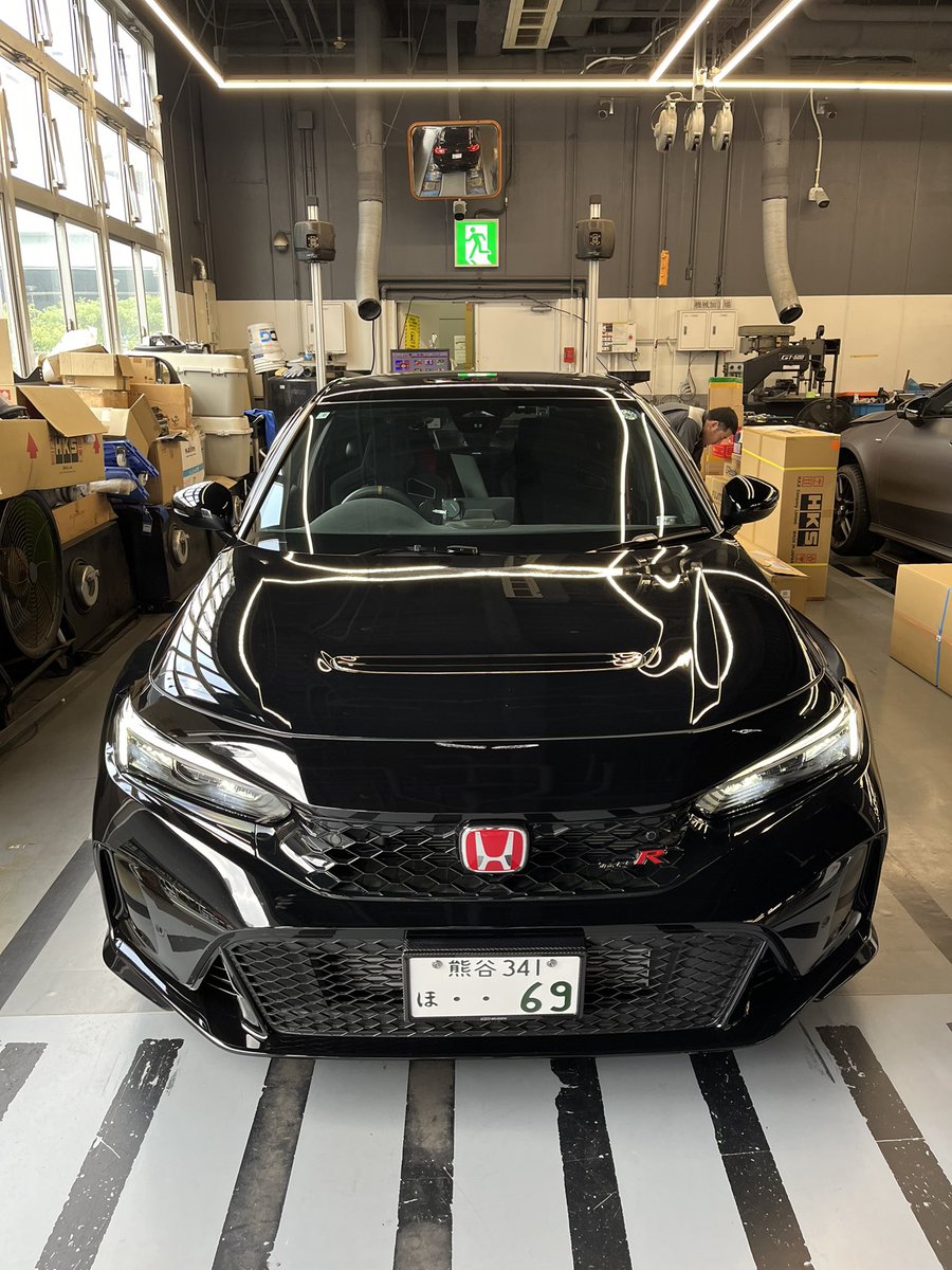 desmo_diavel's tweet photo. 艶消しのFL5 ドライカーボンメーターインナーカバーが気になる❗️
むめいさんのYouTube観てダッシュボードカバーのフィッティングも良さそうだったし🎵
#WHITEBRIDE  
#FL5 https://t.co/f0RQyzgPJv