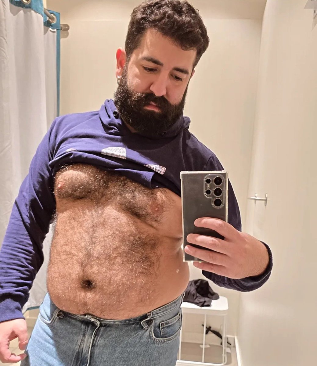 Bosaljo3's tweet photo. Yes, I am hairy 🐻 https://t.co/o48ABnP6H3