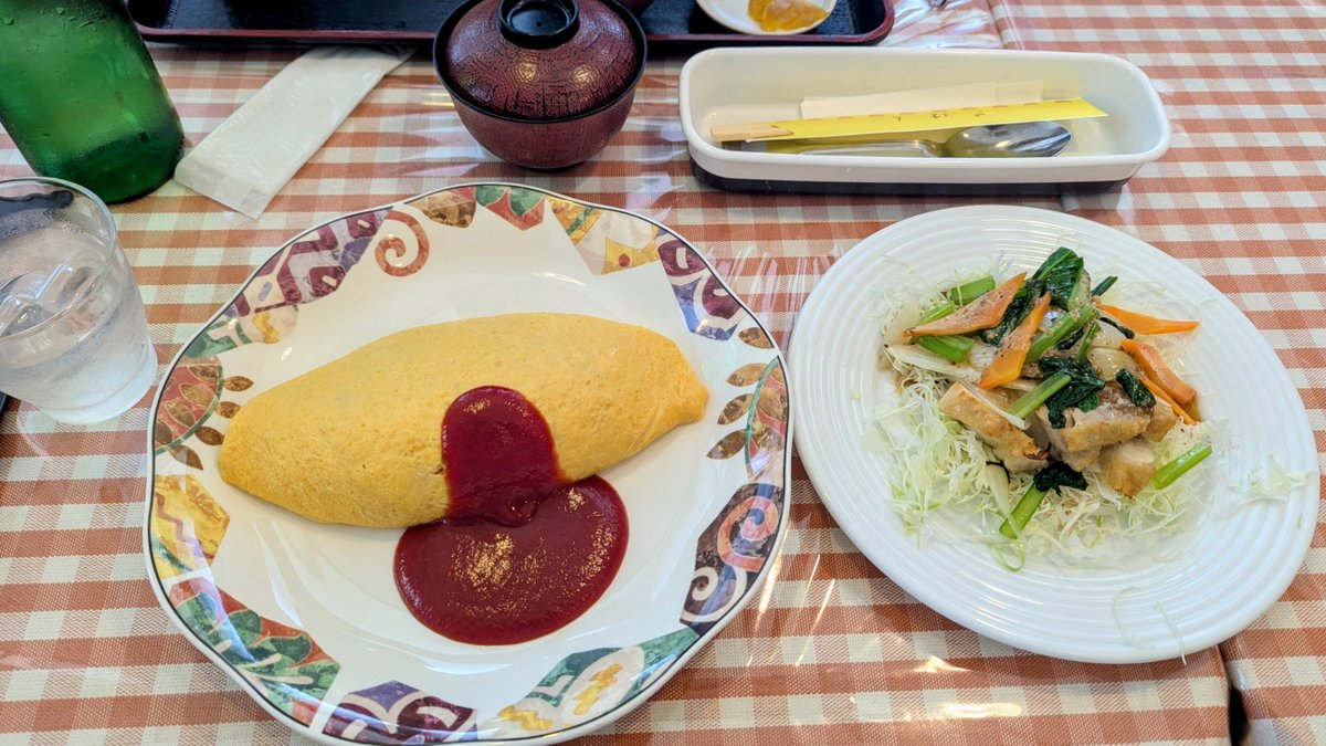 sukafz's tweet photo. 尾道　くじらぐもでBランチ

カリカリのチキンソテーとたまごたっぷりのオムライス美味しかったです＼(^o^)／ https://t.co/i0Cf4Rv14S